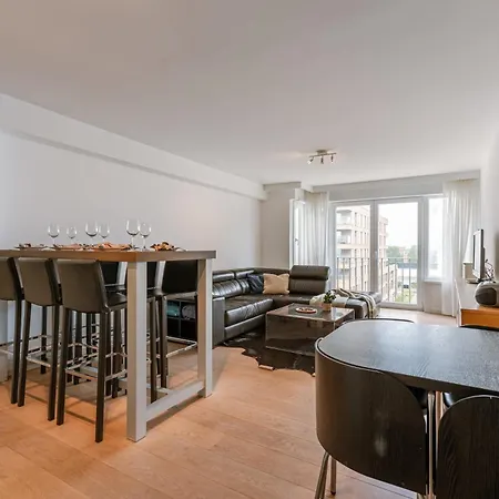 Huswell - Beachside 3-bedroom Duplex Near Sea Ostenda